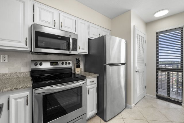 2 Condominium vacation rental located in Destin 1