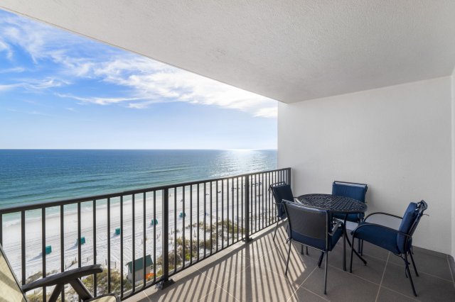 2 Condominium vacation rental located in Destin 1