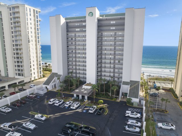 2 Condominium vacation rental located in Destin 1