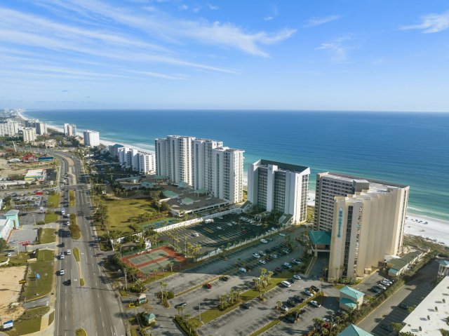 2 Condominium vacation rental located in Destin 1