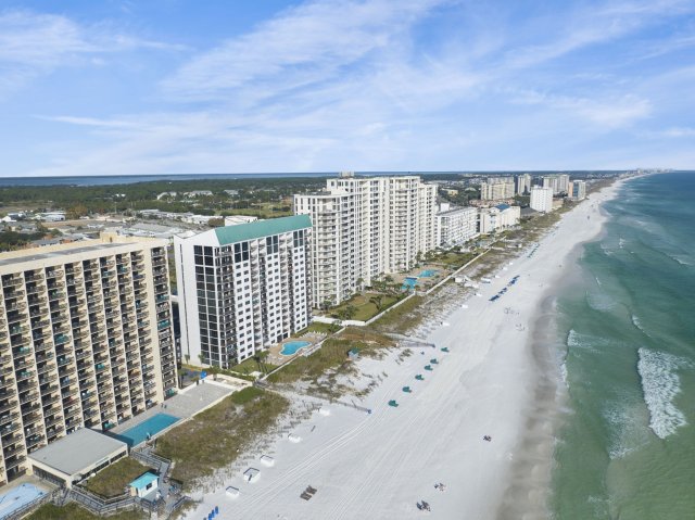 2 Condominium vacation rental located in Destin 1