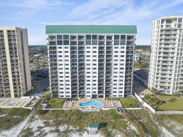 2 Condominium vacation rental located in Destin 1