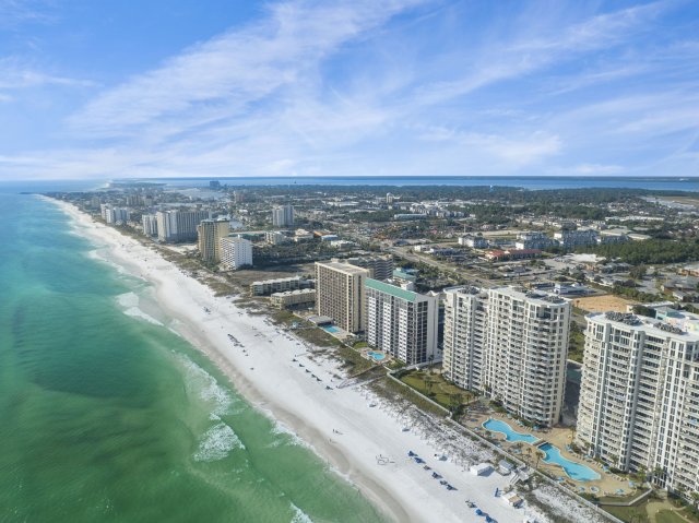 2 Condominium vacation rental located in Destin 1