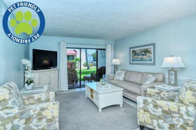 2 Condominium vacation rental located in Anna Maria Island 1