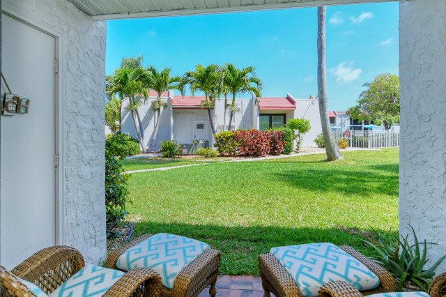 2 Condominium vacation rental located in Anna Maria Island 1