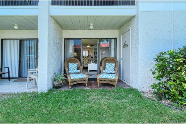 2 Condominium vacation rental located in Anna Maria Island 1