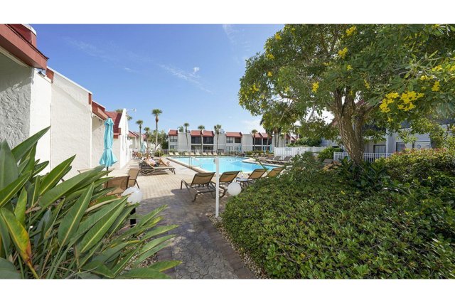 2 Condominium vacation rental located in Anna Maria Island 1