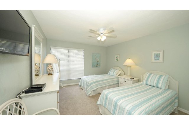 2 Condominium vacation rental located in Anna Maria Island 1