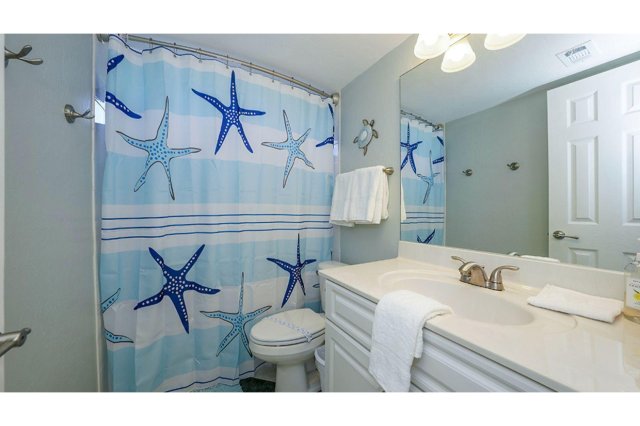 2 Condominium vacation rental located in Anna Maria Island 1