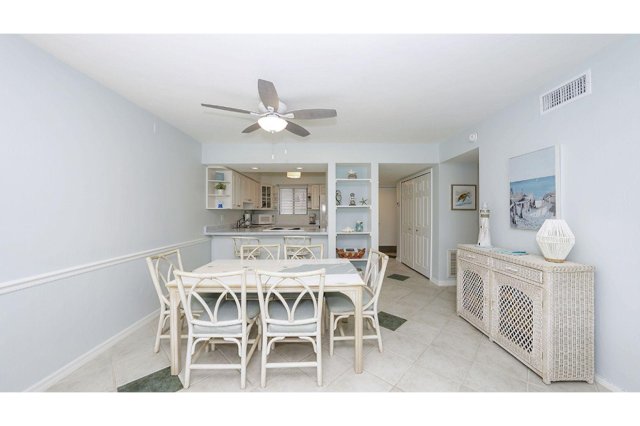 2 Condominium vacation rental located in Anna Maria Island 1