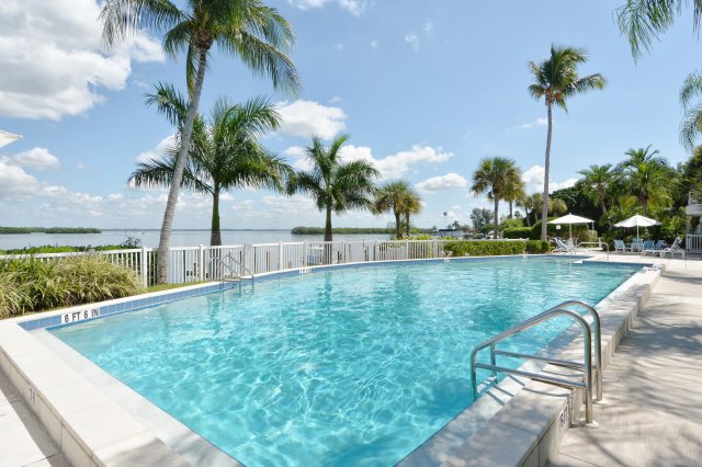 2 Condominium vacation rental located in Longboat Key 1