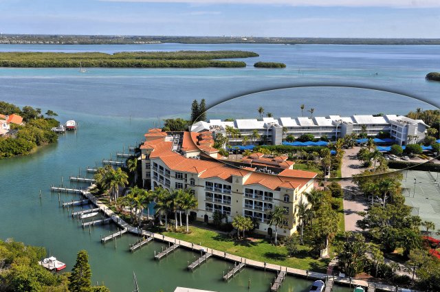 2 Condominium vacation rental located in Longboat Key 1