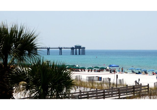 4 Condominium vacation rental located in Okaloosa Island 1