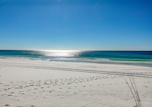 4 Condominium vacation rental located in Okaloosa Island 1