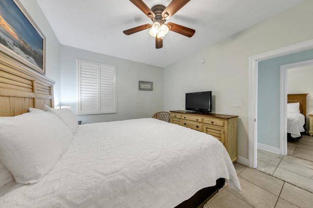 4 Condominium vacation rental located in Okaloosa Island 1