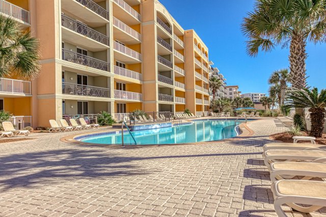 4 Condominium vacation rental located in Okaloosa Island 1