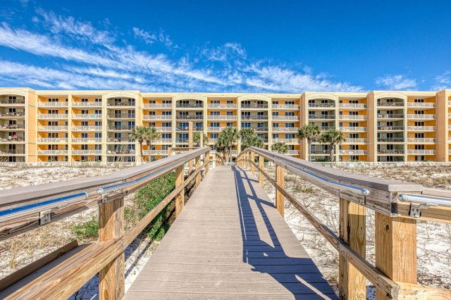 4 Condominium vacation rental located in Okaloosa Island 1