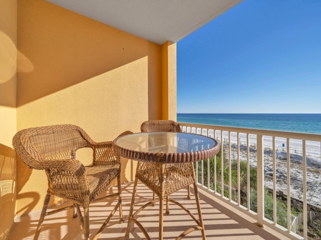 3 Condominium vacation rental located in Okaloosa Island 1