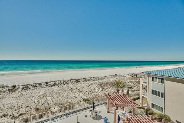 4 Condominium vacation rental located in Okaloosa Island 1