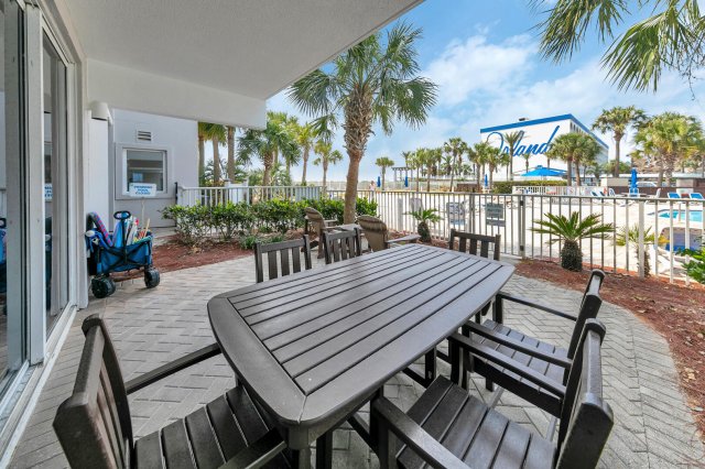 2 Condominium vacation rental located in Okaloosa Island 1