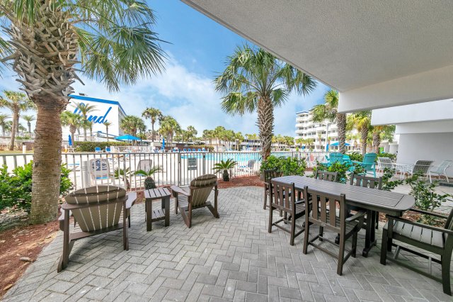 2 Condominium vacation rental located in Okaloosa Island 1