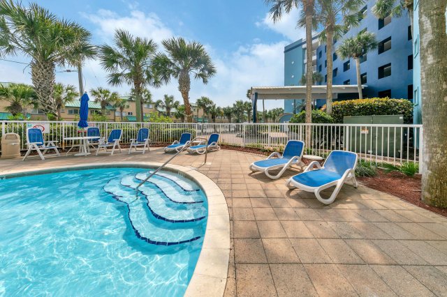 2 Condominium vacation rental located in Okaloosa Island 1