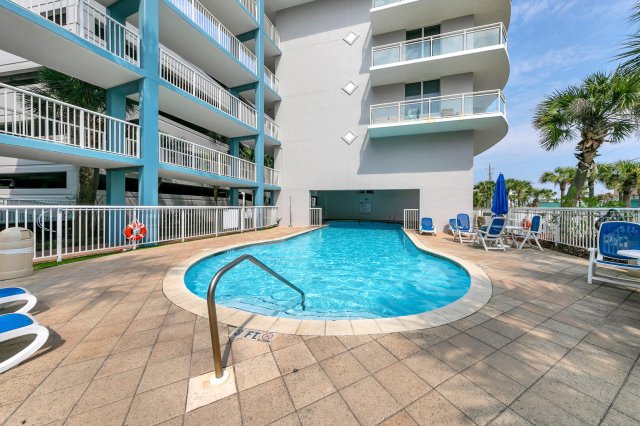 2 Condominium vacation rental located in Okaloosa Island 1