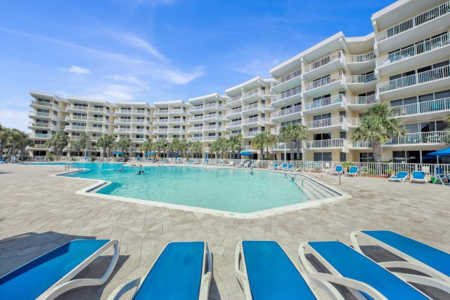 2 Condominium vacation rental located in Okaloosa Island 1