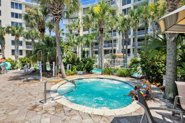 2 Condominium vacation rental located in Okaloosa Island 1