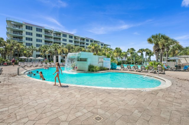 2 Condominium vacation rental located in Okaloosa Island 1