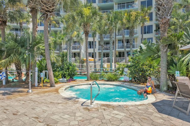 2 Condominium vacation rental located in Okaloosa Island 1