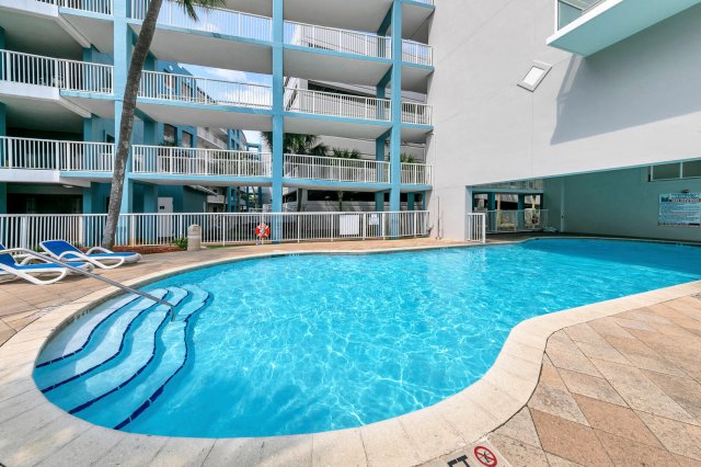 2 Condominium vacation rental located in Okaloosa Island 1