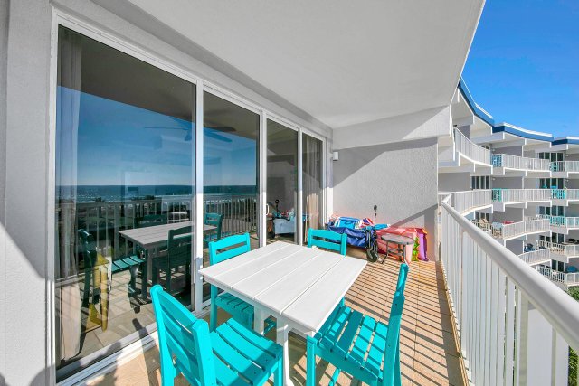 2 Condominium vacation rental located in Okaloosa Island 1