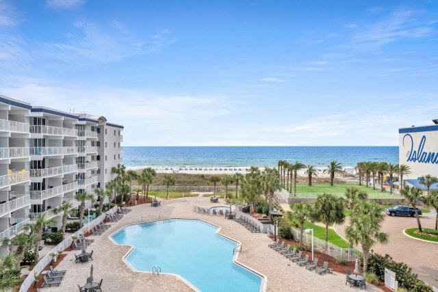 2 Condominium vacation rental located in Okaloosa Island 1