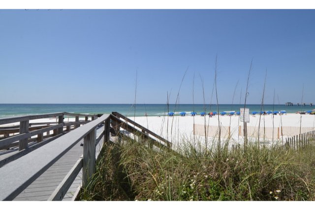 3 Condominium vacation rental located in Okaloosa Island 1