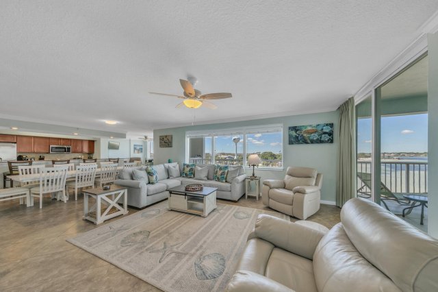 3 Condominium vacation rental located in Okaloosa Island 1