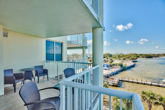 3 Condominium vacation rental located in Okaloosa Island 1