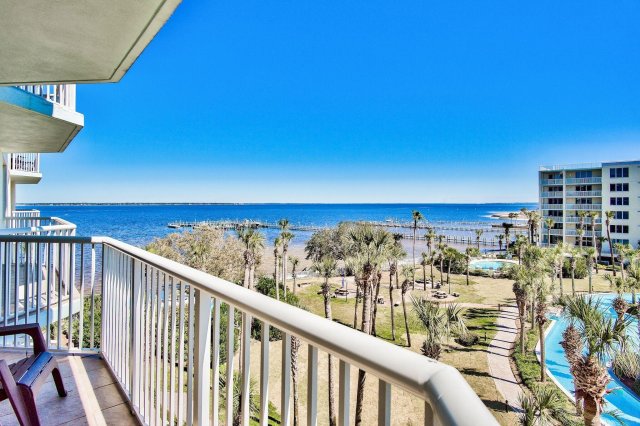 3 Condominium vacation rental located in Okaloosa Island 1