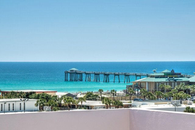 3 Condominium vacation rental located in Okaloosa Island 1