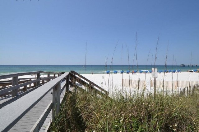 3 Condominium vacation rental located in Okaloosa Island 1