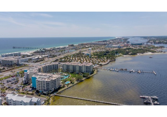 3 Condominium vacation rental located in Okaloosa Island 1