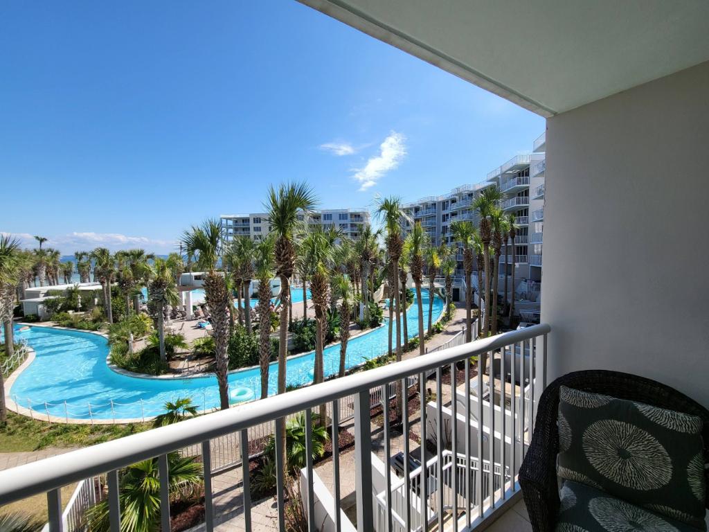 2 Condominium vacation rental located in Okaloosa Island 1