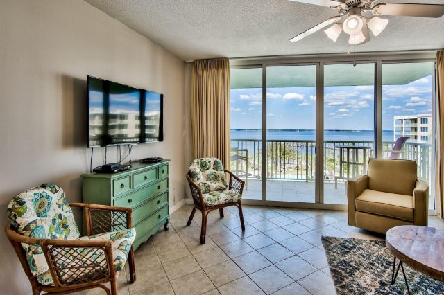 2 Condominium vacation rental located in Okaloosa Island 1