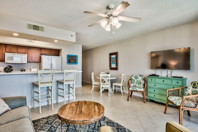 2 Condominium vacation rental located in Okaloosa Island 1