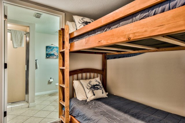 2 Condominium vacation rental located in Okaloosa Island 1