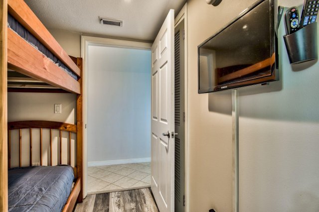 2 Condominium vacation rental located in Okaloosa Island 1