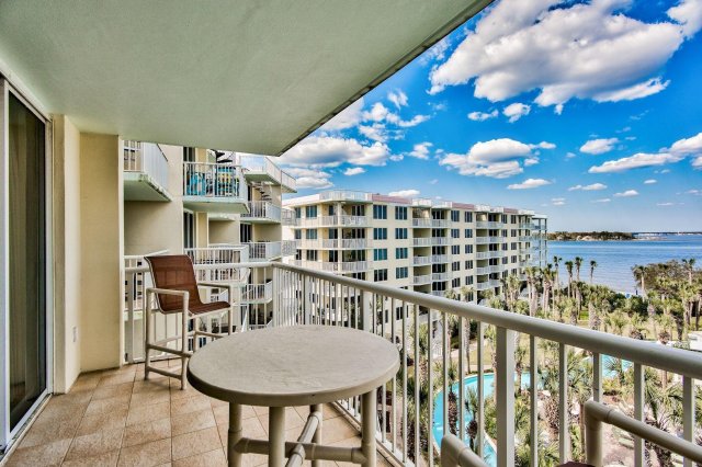 2 Condominium vacation rental located in Okaloosa Island 1