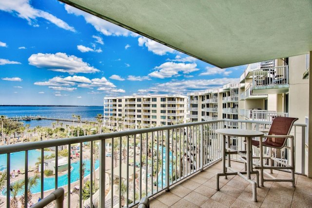 2 Condominium vacation rental located in Okaloosa Island 1