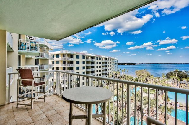 2 Condominium vacation rental located in Okaloosa Island 1