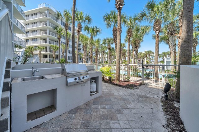 2 Condominium vacation rental located in Okaloosa Island 1